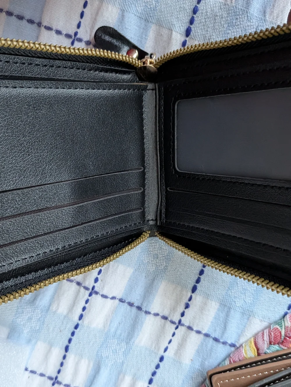 Source Unknown Black Leather Key & Card Holder with Red Shield Cross